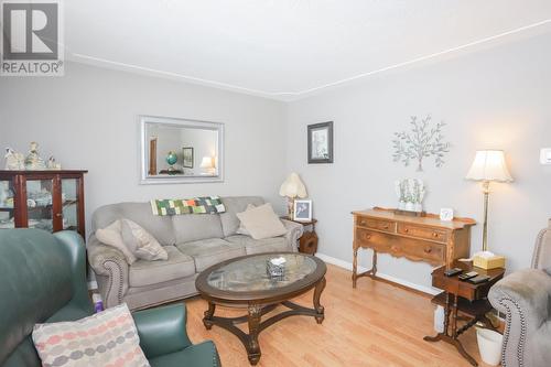 224 Doncaster Rd, Sault Ste. Marie, ON - Indoor Photo Showing Living Room