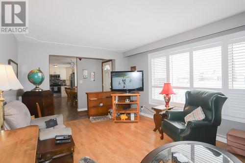 224 Doncaster Rd, Sault Ste. Marie, ON - Indoor Photo Showing Living Room