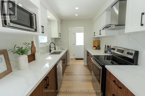 71 Adswood Road, London South (South Y), ON - Indoor Photo Showing Kitchen With Upgraded Kitchen