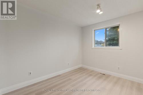 408 Brookhaven Place, London East (East A), ON - Indoor Photo Showing Other Room