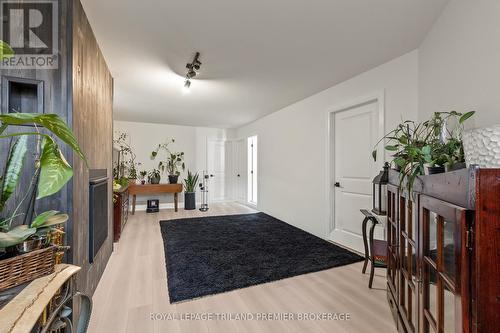 408 Brookhaven Place, London East (East A), ON - Indoor Photo Showing Other Room