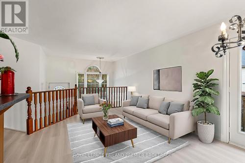 408 Brookhaven Place, London East (East A), ON - Indoor Photo Showing Living Room