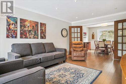 1466 Flaminia Court, Mississauga, ON - Indoor Photo Showing Living Room