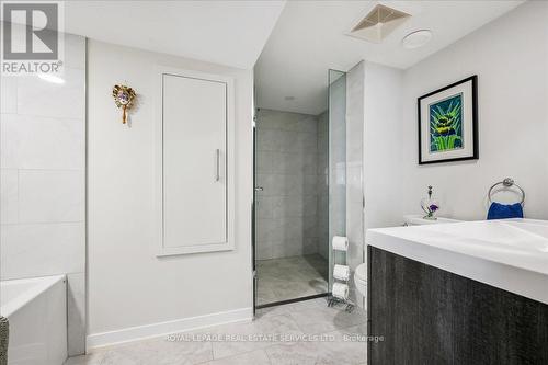 1466 Flaminia Court, Mississauga, ON - Indoor Photo Showing Bathroom