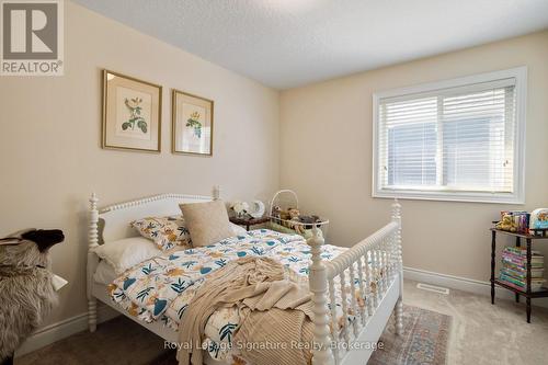 9 Wilson Street, Collingwood, ON - Indoor Photo Showing Bedroom