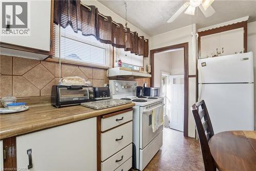 298 Sanatorium Road, Hamilton, ON - Indoor Photo Showing Kitchen