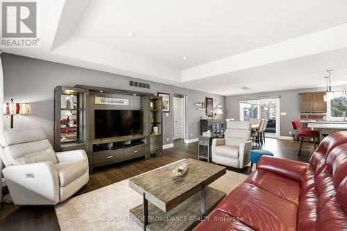 3741 County Road 3, Prince Edward County (Ameliasburg Ward), ON - Indoor Photo Showing Living Room