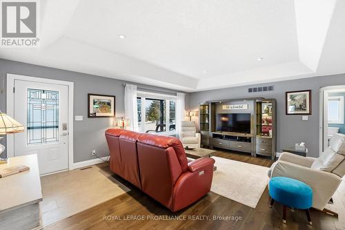 3741 County Road 3, Prince Edward County (Ameliasburg Ward), ON - Indoor Photo Showing Living Room