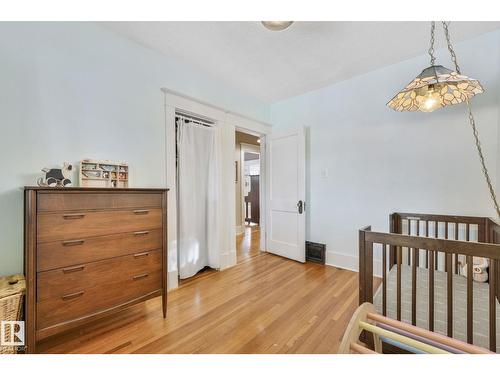 11036 125 St Nw, Edmonton, AB - Indoor Photo Showing Bedroom