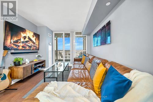 1804 - 205 Sherway Gardens Road, Toronto, ON - Indoor Photo Showing Living Room