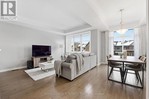 216 Halyard Way, Ottawa, ON - Indoor Photo Showing Living Room