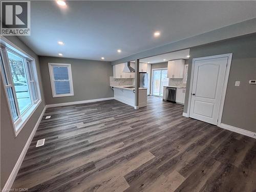 300 East 43Rd Street, Hamilton, ON - Indoor Photo Showing Other Room