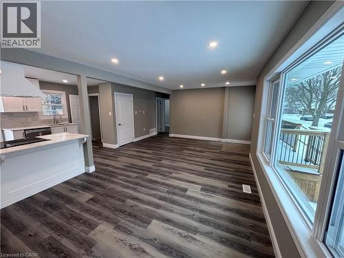 300 East 43Rd Street, Hamilton, ON - Indoor Photo Showing Other Room