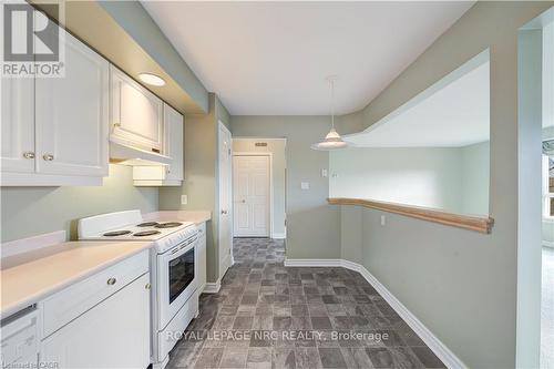 303B - 1061 Vansickle Road, St. Catharines, ON - Indoor Photo Showing Kitchen