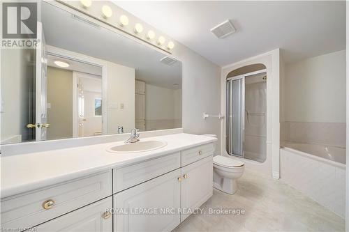 303B - 1061 Vansickle Road, St. Catharines, ON - Indoor Photo Showing Bathroom
