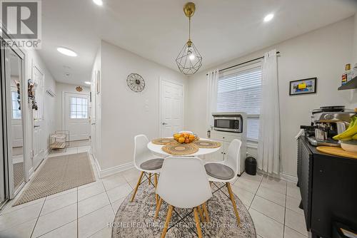 469 Old Newbury Lane, Cambridge, ON - Indoor Photo Showing Dining Room