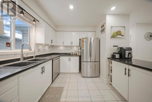 469 Old Newbury Lane, Cambridge, ON - Indoor Photo Showing Kitchen With Stainless Steel Kitchen With Double Sink