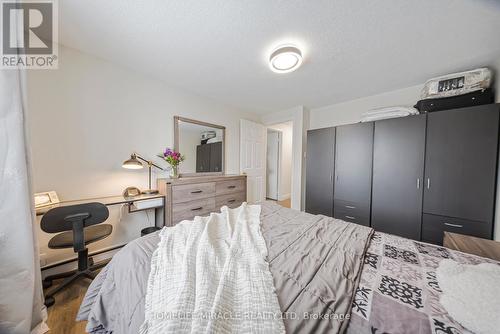 469 Old Newbury Lane, Cambridge, ON - Indoor Photo Showing Bedroom