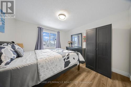 469 Old Newbury Lane, Cambridge, ON - Indoor Photo Showing Bedroom