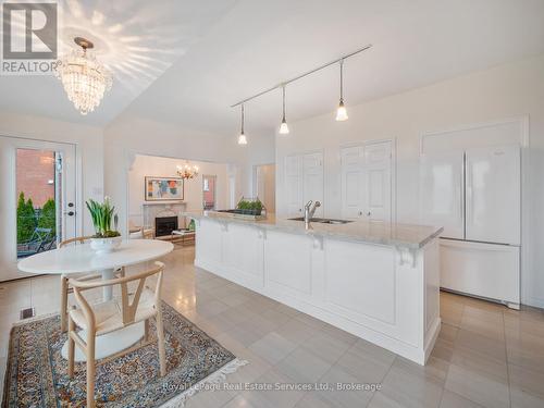 3286 Shelburne Place, Oakville (Br Bronte), ON - Indoor Photo Showing Kitchen
