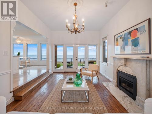 3286 Shelburne Place, Oakville (Br Bronte), ON - Indoor Photo Showing Living Room With Fireplace