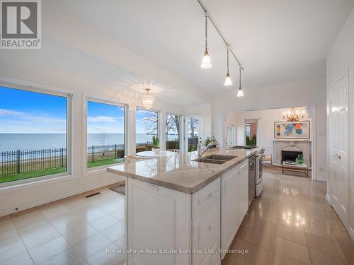 3286 Shelburne Place, Oakville (Br Bronte), ON - Indoor Photo Showing Kitchen With Double Sink
