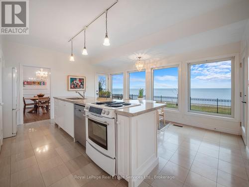 3286 Shelburne Place, Oakville (Br Bronte), ON - Indoor Photo Showing Kitchen
