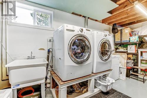 170 Laurentian Drive N, London East (East O), ON - Indoor Photo Showing Laundry Room