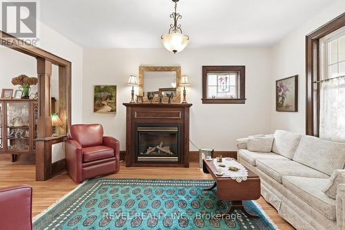 31 Fair Avenue, Kawartha Lakes (Lindsay), ON - Indoor Photo Showing Living Room With Fireplace