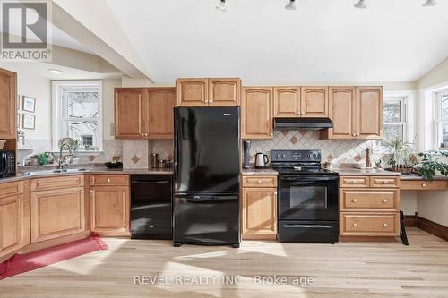 31 Fair Avenue, Kawartha Lakes (Lindsay), ON - Indoor Photo Showing Kitchen With Double Sink
