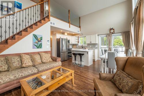 75 Houston Lane, Tweed (Hungerford (Twp)), ON - Indoor Photo Showing Living Room