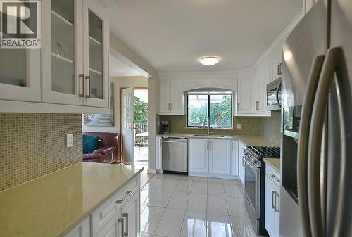 6377 N Gale Avenue, Sechelt, BC 