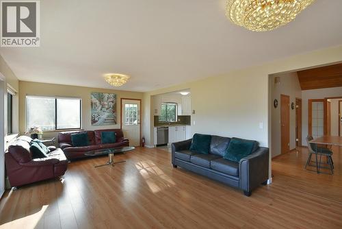 6377 N Gale Avenue, Sechelt, BC 