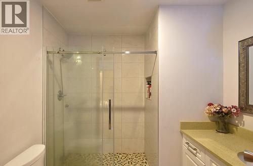 6377 N Gale Avenue, Sechelt, BC 