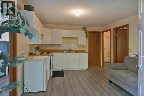 6377 N Gale Avenue, Sechelt, BC 