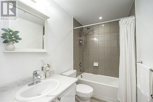404 - 295 Cundles Road E, Barrie, ON - Indoor Photo Showing Bathroom