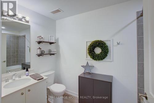 #208 - 243 Northfield Drive E, Waterloo, ON - Indoor Photo Showing Bathroom