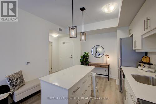 #208 - 243 Northfield Drive E, Waterloo, ON - Indoor Photo Showing Kitchen