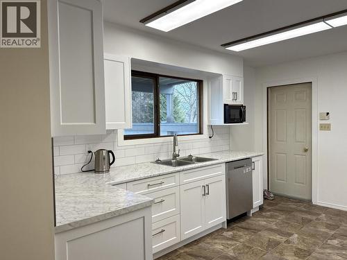 784 Funn Street, Quesnel, BC - Indoor Photo Showing Kitchen With Double Sink
