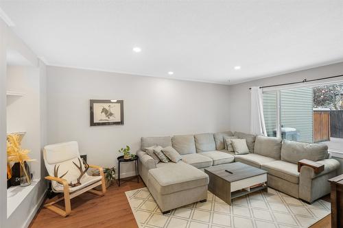 47-1570 Freshfield Road, Kamloops, BC - Indoor Photo Showing Living Room