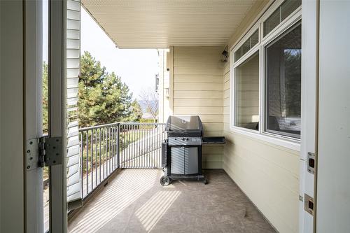 211-1350 Ridgeway Drive, Kelowna, BC - Outdoor With Balcony With Exterior