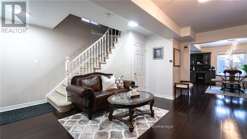 2062 Westmount Drive, Oakville, ON - Indoor Photo Showing Living Room