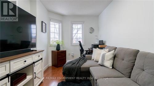 2062 Westmount Drive, Oakville, ON - Indoor Photo Showing Living Room