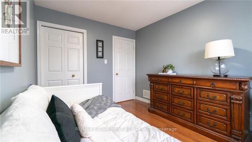 2062 Westmount Drive, Oakville, ON - Indoor Photo Showing Bedroom