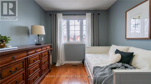 2062 Westmount Drive, Oakville, ON - Indoor Photo Showing Bedroom