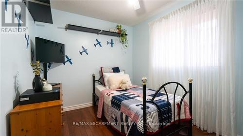 2062 Westmount Drive, Oakville, ON - Indoor Photo Showing Bedroom