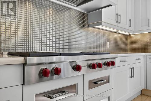 10 Annsleywood Court, Vaughan, ON - Indoor Photo Showing Kitchen