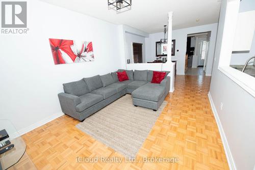 19 Fountainview Way, Brampton, ON - Indoor Photo Showing Living Room