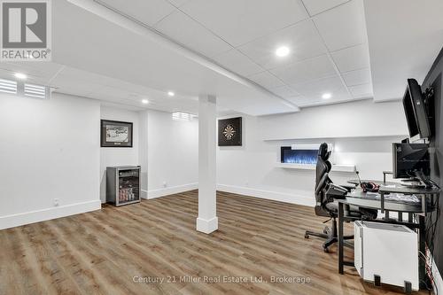 2099 Helmsley Avenue, Oakville (Wm Westmount), ON - Indoor