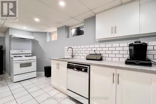 3560 Rapids View Drive, Niagara Falls, ON - Indoor Photo Showing Kitchen